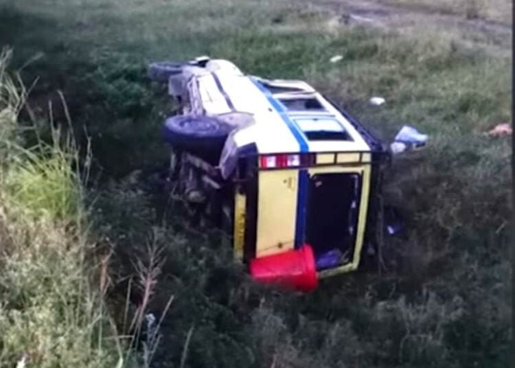 13 injured in road accident at Saitsnad