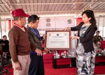 3 deep divers, village committee feted for disaster response