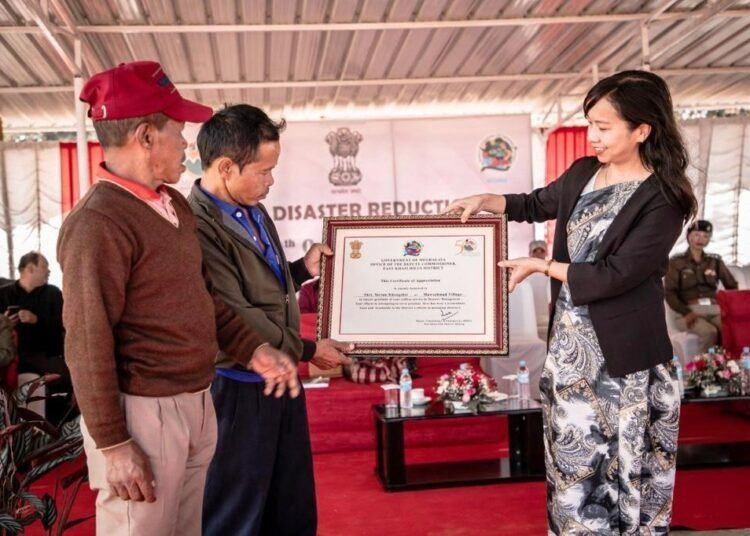 3 deep divers, village committee feted for disaster response