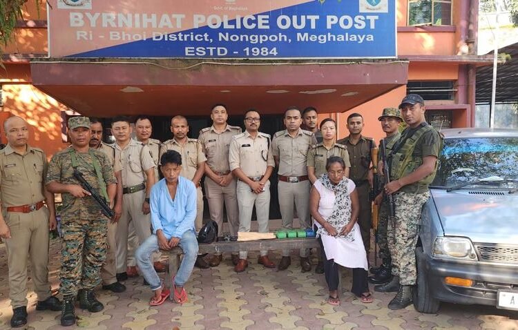 2 booked for smuggling heroin