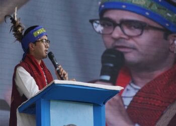 In 2023 people will end MDA rule: Abhishek