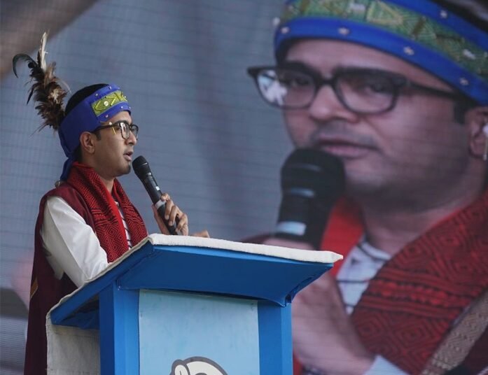 In 2023 people will end MDA rule: Abhishek