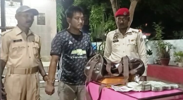 Rs 2 lakh fake currency seized by cops, 1 arrested