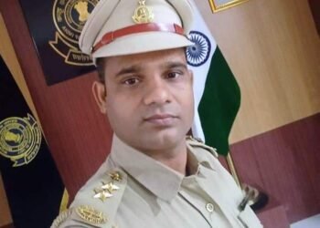 Central excise inspector seriously injured in mob attack