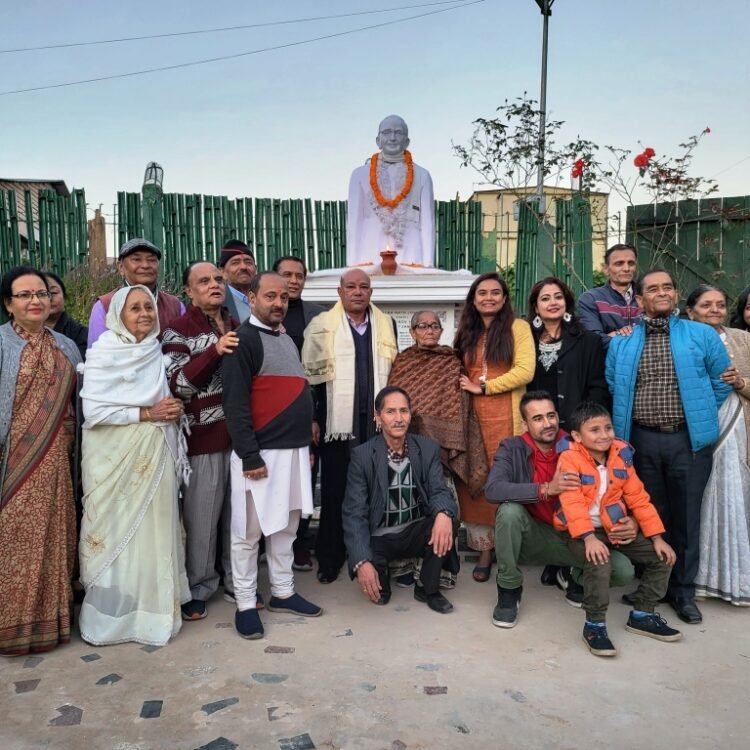 Bust to first non-tribal cabinet minister unveiled
