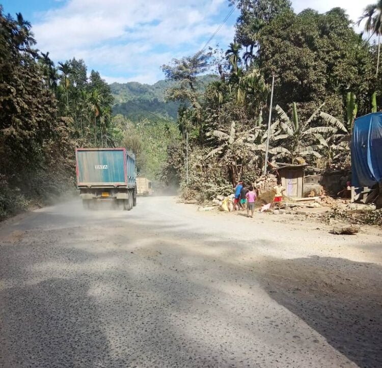 Umkiang dorbar threatens protest if NH 6 not repaired within a week