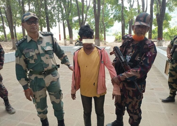 B’desh boy returned after wrongly crossing border