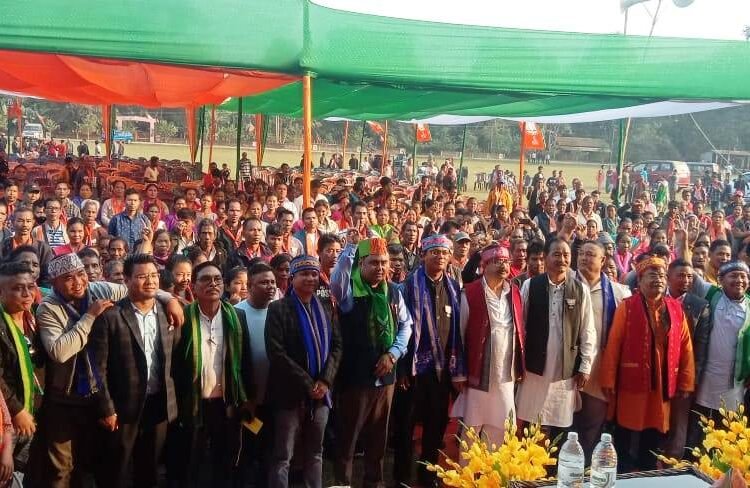 BJP welcomes 2000 joiners in Resubelpara