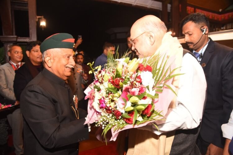 States too share responsibility for security in border areas: Shah