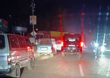 No solution to traffic jams unless public sacrifice land: Ampareen