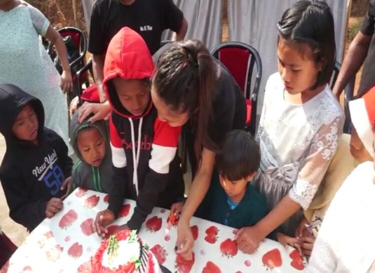 Volunteers celebrate Christmas with orphans