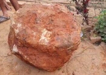 Family escapes boulder mishap