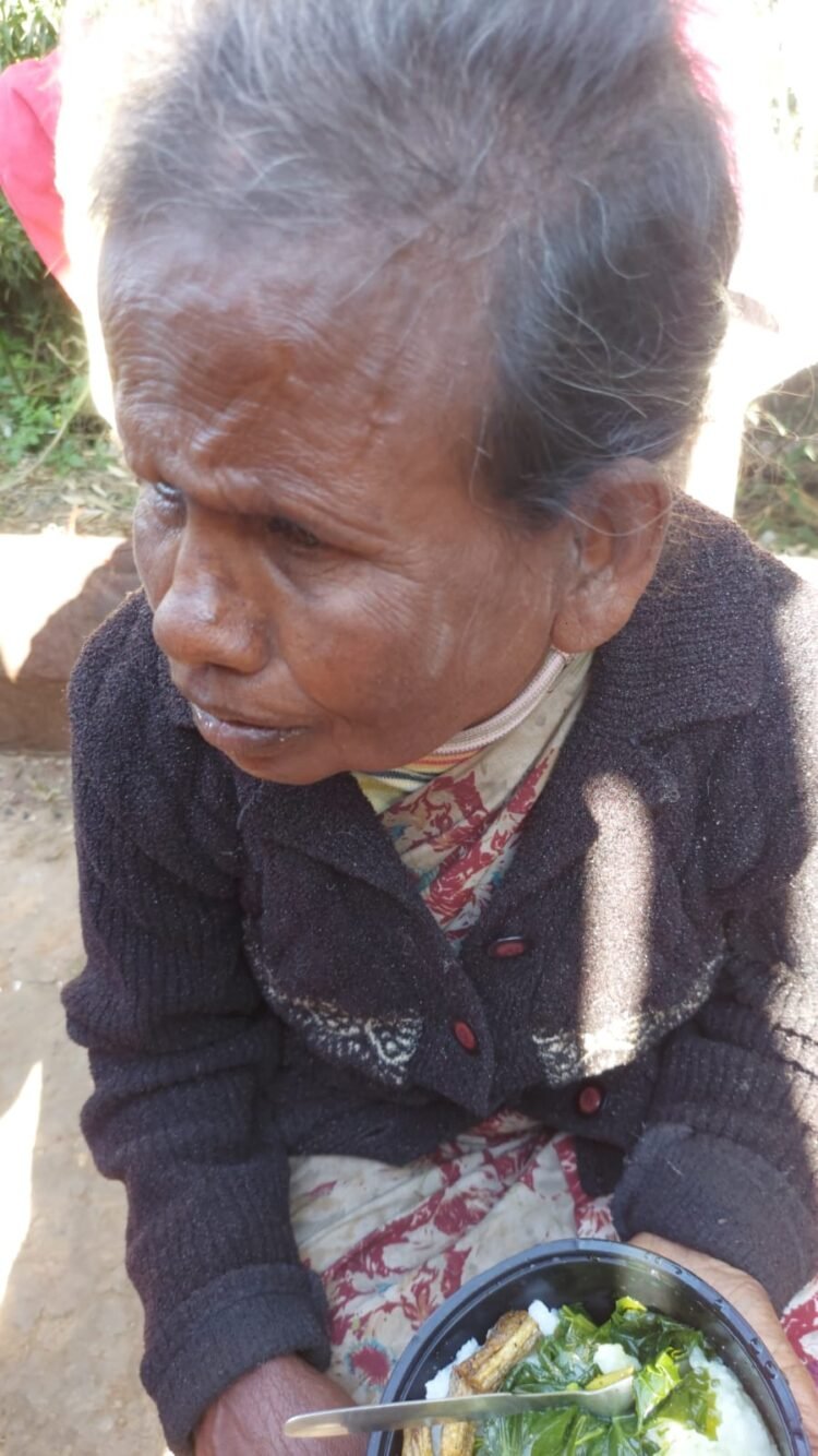 Kicked out by family, old woman rescued by Good Samaritan