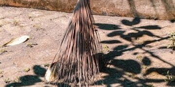 Cleaning drive in Nongkhyriem, Nongthymmai