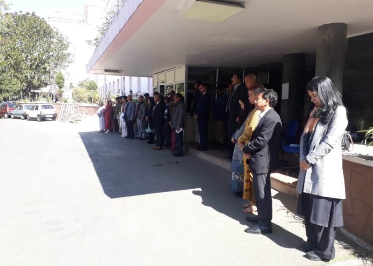 State observes silence on Martyrs Day