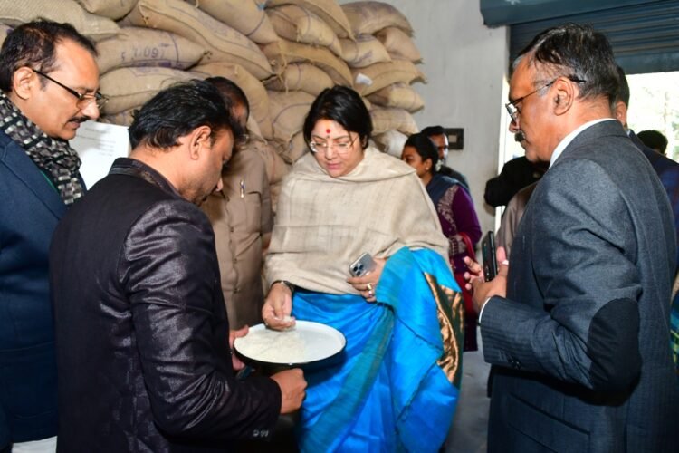 Parliamentary committee meets state officials on food supply