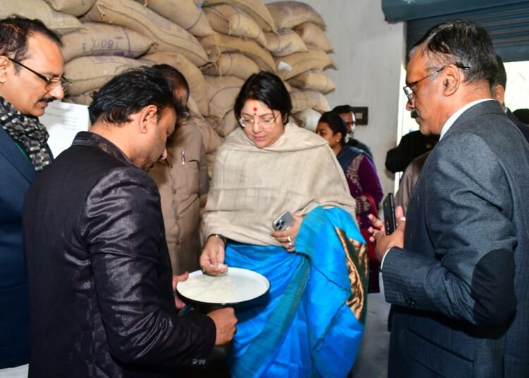 Parliamentary committee meets state officials on food supply