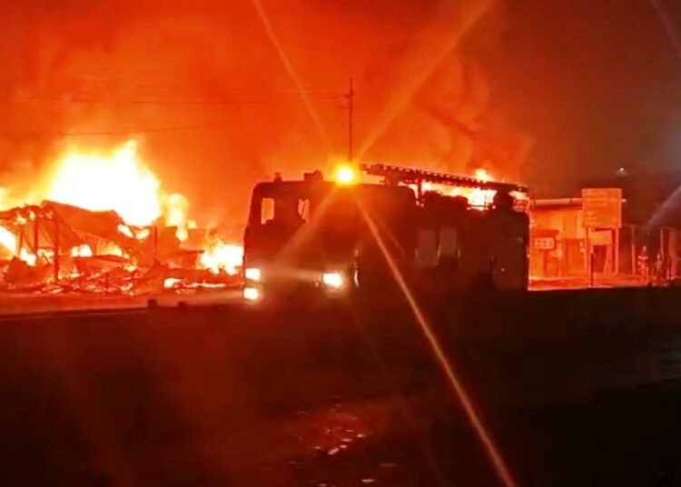 At least 10 shops gutted in Baridua, nobody injured