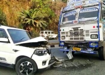 4 injured after collision between SUV, truck