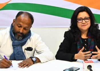Congress slams PM’s dynastic politics jibe, says BJP afraid of Gandhi family