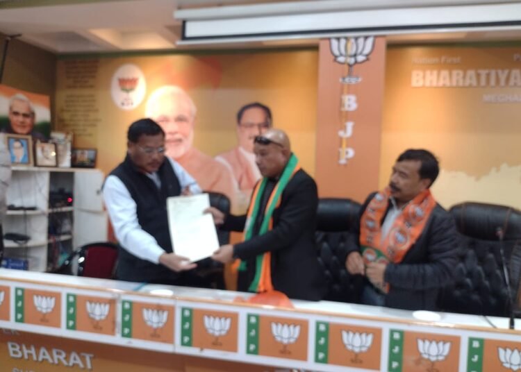 Danggo formally joins saffron brigade