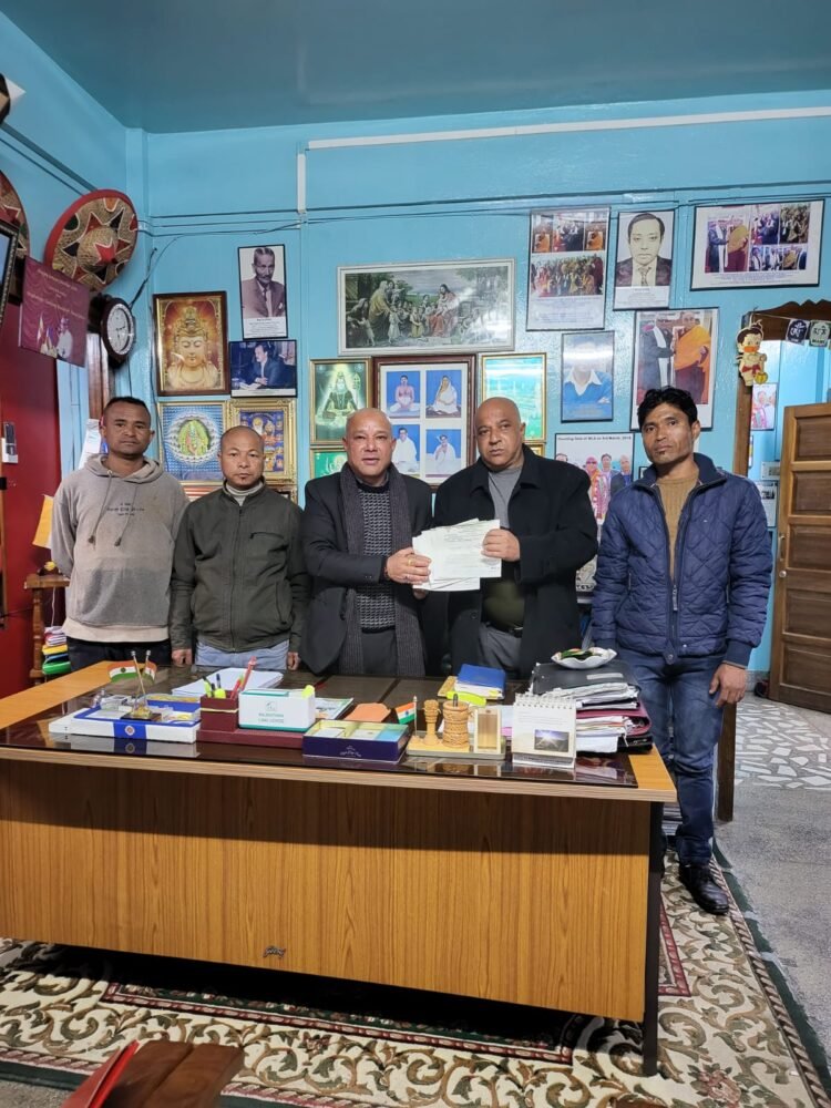 RPI members join BJP to support Sanbor