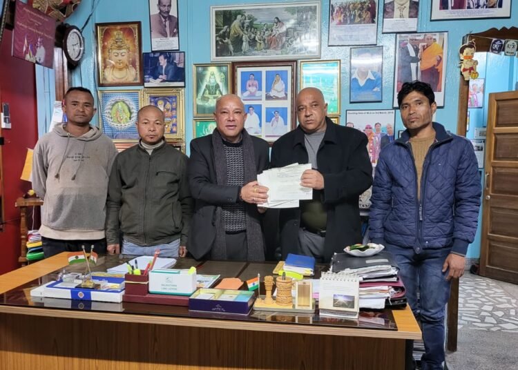 RPI members join BJP to support Sanbor