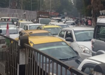 Commuters suffer while candidates file nominations