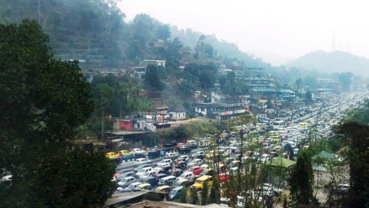 Paper scrutiny cause traffic ordeal in Nongpoh, Khliehriat