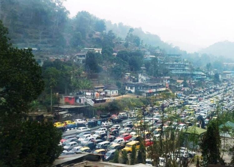 Paper scrutiny cause traffic ordeal in Nongpoh, Khliehriat