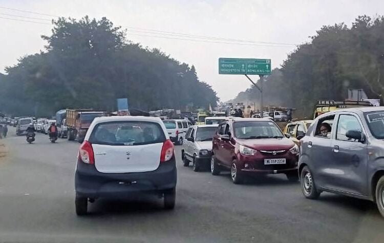Umshyrpi-Upper Shillong traffic jam: FKJGP urges DC to intervene