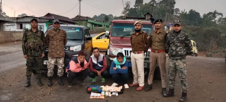 4 arrested for transporting heroin