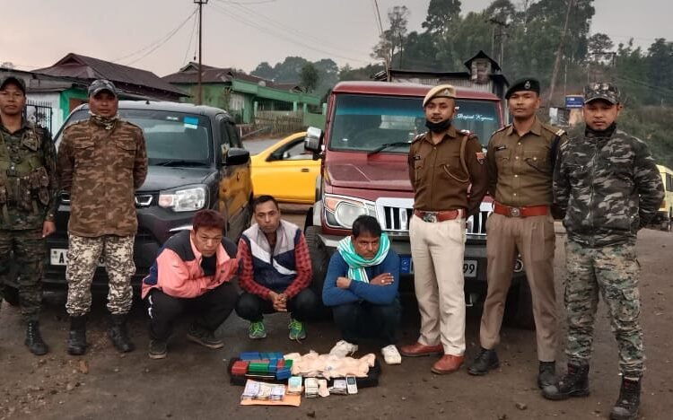 4 arrested for transporting heroin