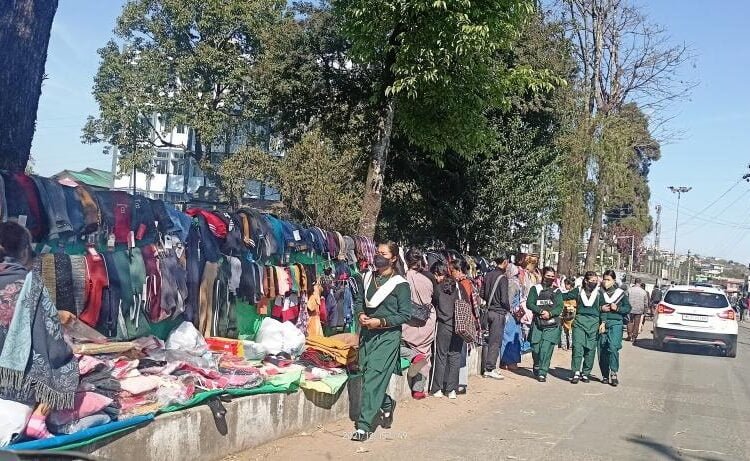 DC directs street vendors, hawkers to vacate public footpath in Jowai