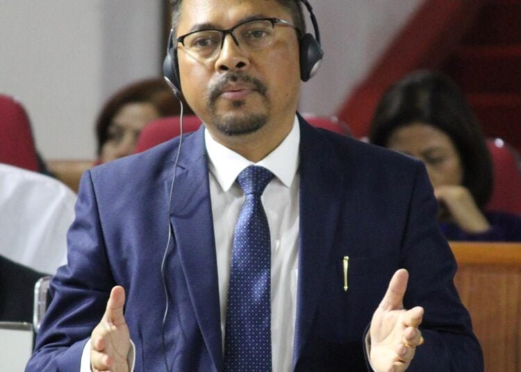 Mayralborn takes up teachers’ cause