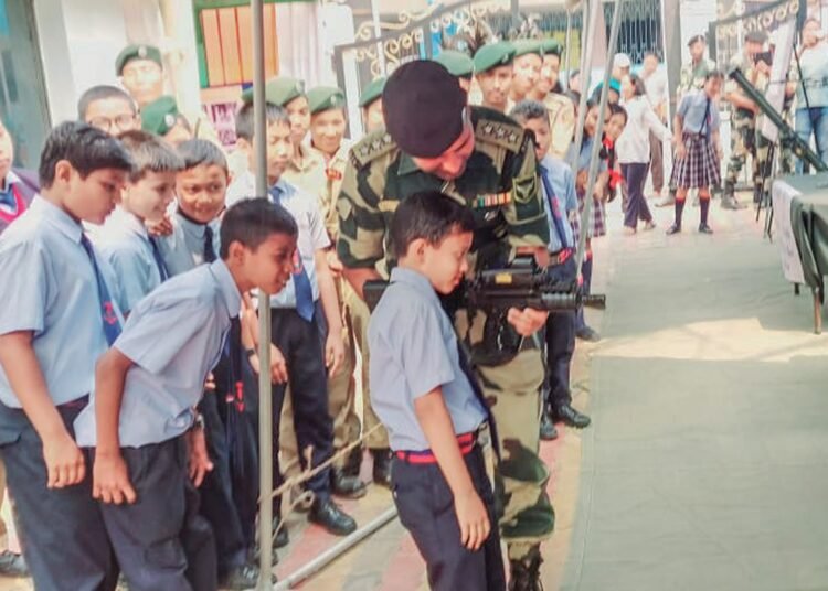 BSF displays weapons in Tura