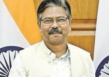 Officers appointed through UPSC dacoits, claims Union minister