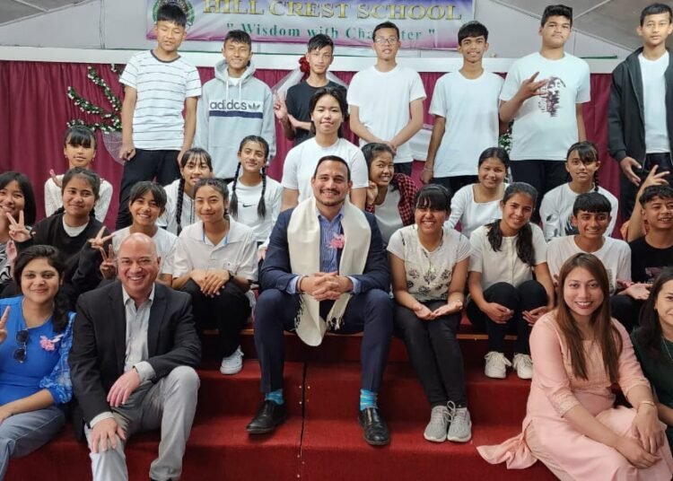 English microscholarship prog gets visit from US representative