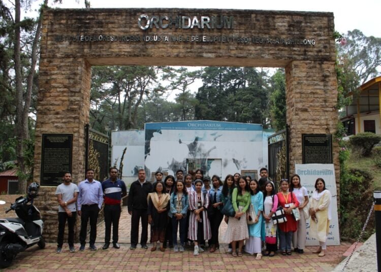 St Edmund’s College students visit IBSD lab