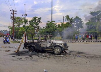 Amit Shah reviews Manipur situation; speaks to CMs of 3 neighbouring states