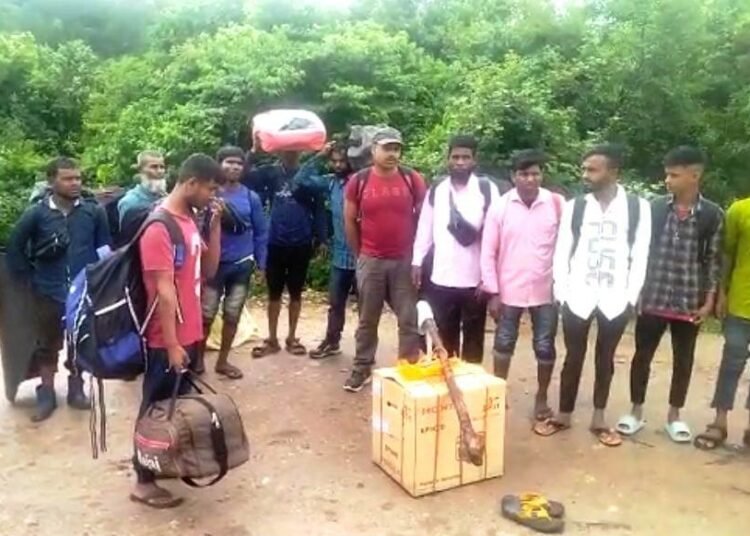 HNYF pushes back 22 labourers from Modop Nartiang