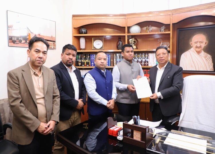 PDF merger legal, Gavin, Banteidor safe from axe