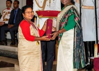 Sutnga health worker receives National honour