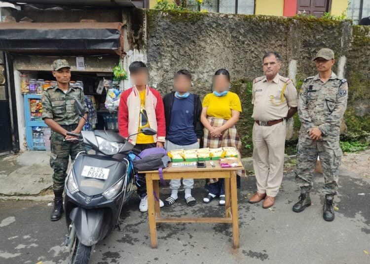 3 arrested with drugs