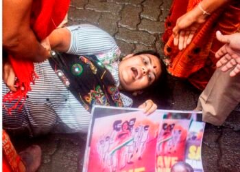 Students from Manipur University urge authorities to transfer them to other varsities