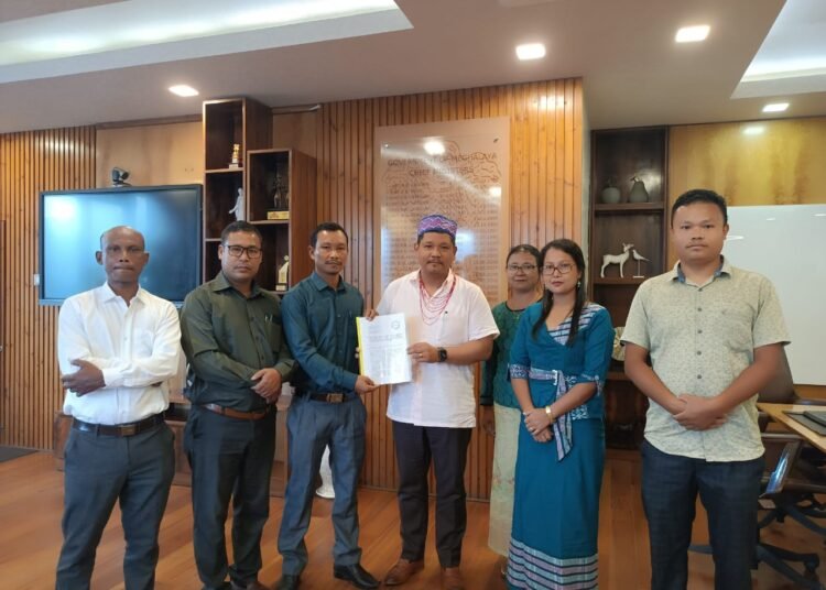 4th teachers keep demand for pay parity alive