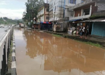 Flash flood in Nongpoh causes severe loss to shopkeepers