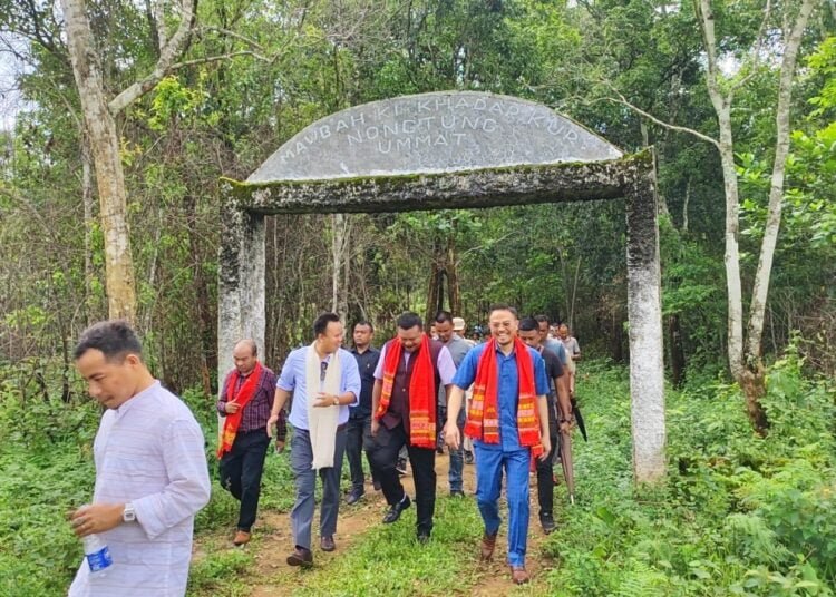 Two sides urge residents to maintain peace, visit Raid Nongtung heritage sites