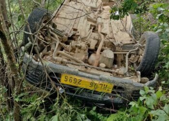Seven hurt as car topples down a slope in SWKH