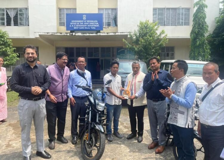 Hek visits Garo Hills to take stock of veterinary services